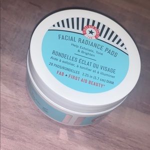 First Aid Beauty Facial Radiance Pads